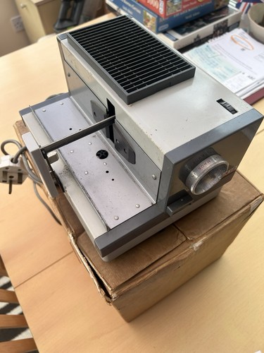 Slide projector - slide,