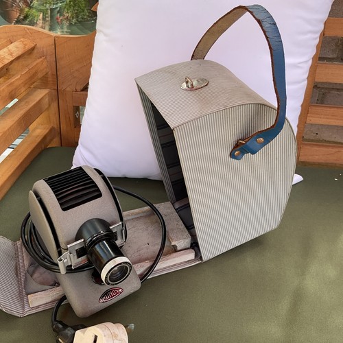 Slide projector with - slide,